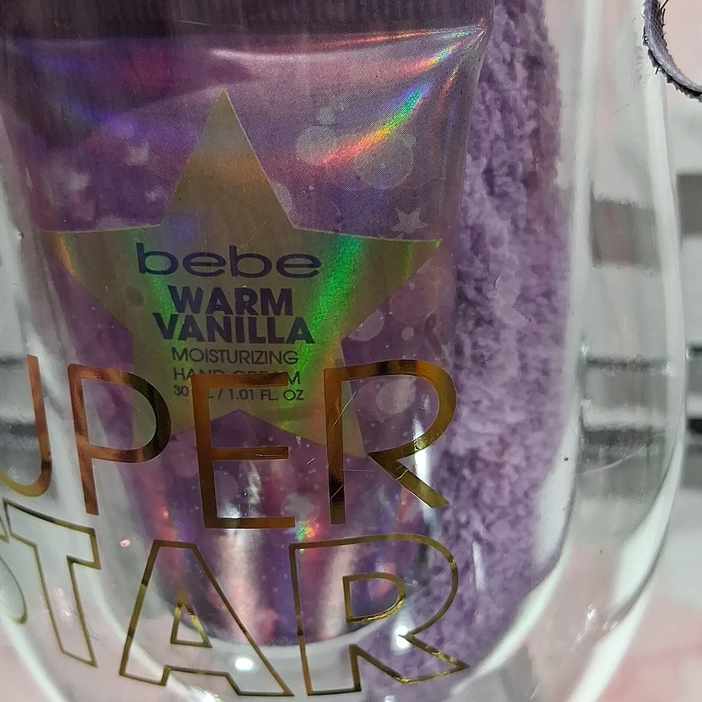 BEBE  Super Star  3 pcs and Flowers w Glass base NWT